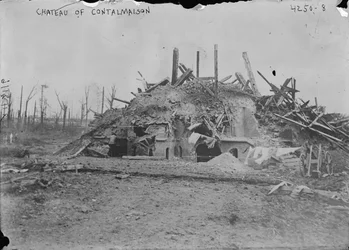 Ruiny zamku w Contalmaison po bitwie nad Sommą, 1916